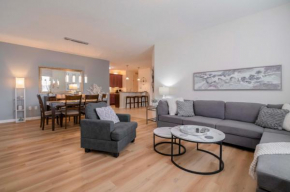 Stylish Vista Cay Poolside Escape Next to Pool Near all Theme Parks walk to the Convention Center and Int'l Drive